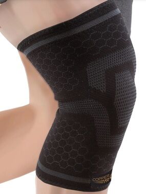 Copper fit ICE
COMPRESSION KNEE SLEEVE.
Size 2XL
MENTHOL-INFUSED
COPPFIT new